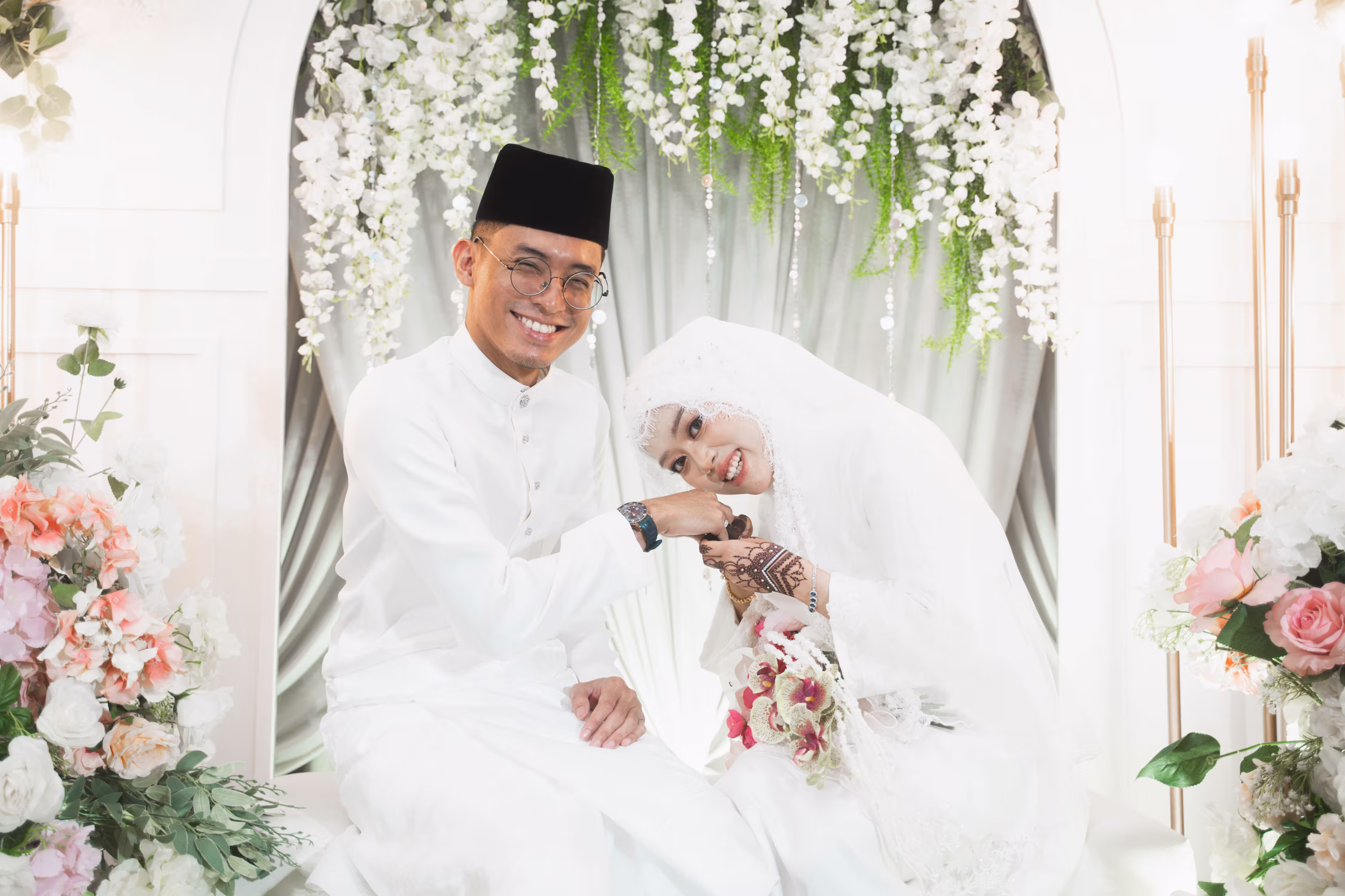 Pasangan bahagia